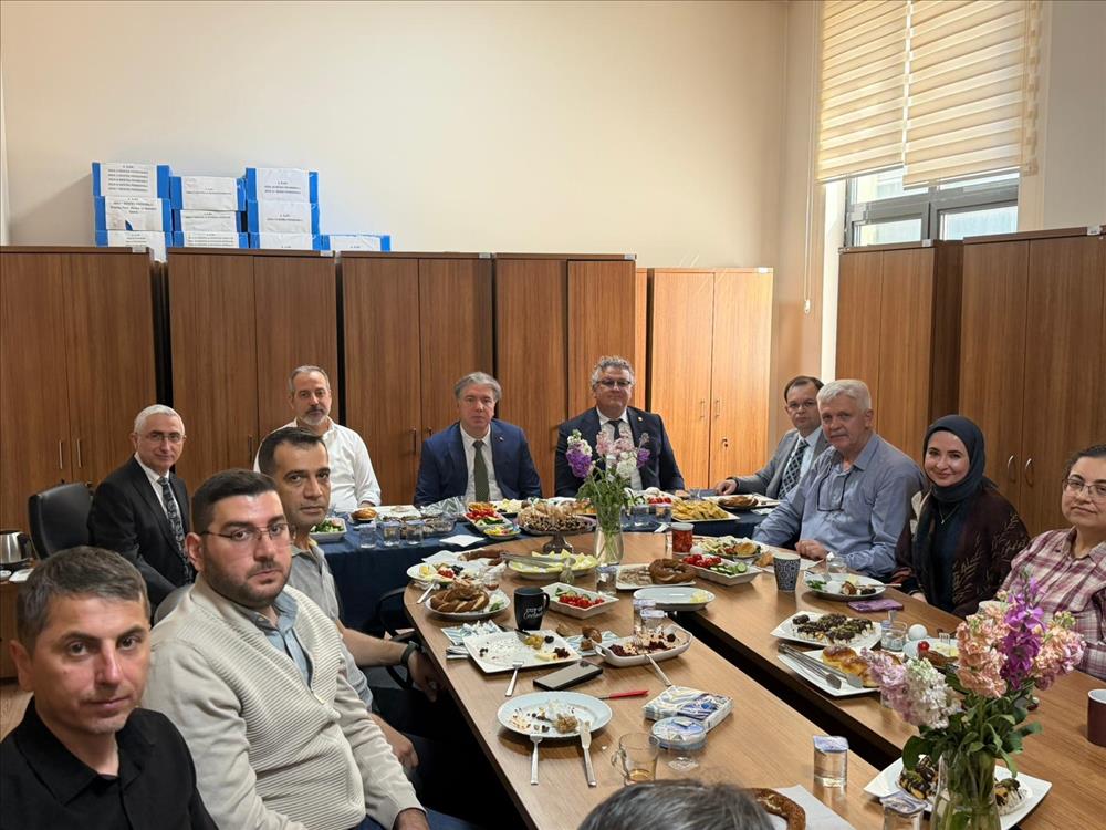 Rektörümüz Prof. Dr. Mehmet Bahçekapılı Personelimizle Kahvaltıda Buluştu