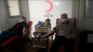 Kızılay'ın Covid-19 Pandemisi döneminde Azalan Kan Bağışı sebebiyle duyuru yapması üzerine Başkanlığımız Personeli Yalova-Kızılay Kan Toplama merkezine kan bağışında bulundu.